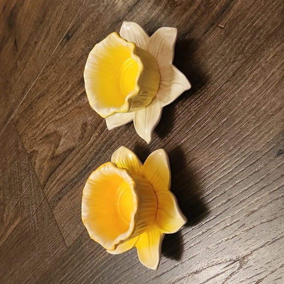 Partylite Daffodils tealight holder pair